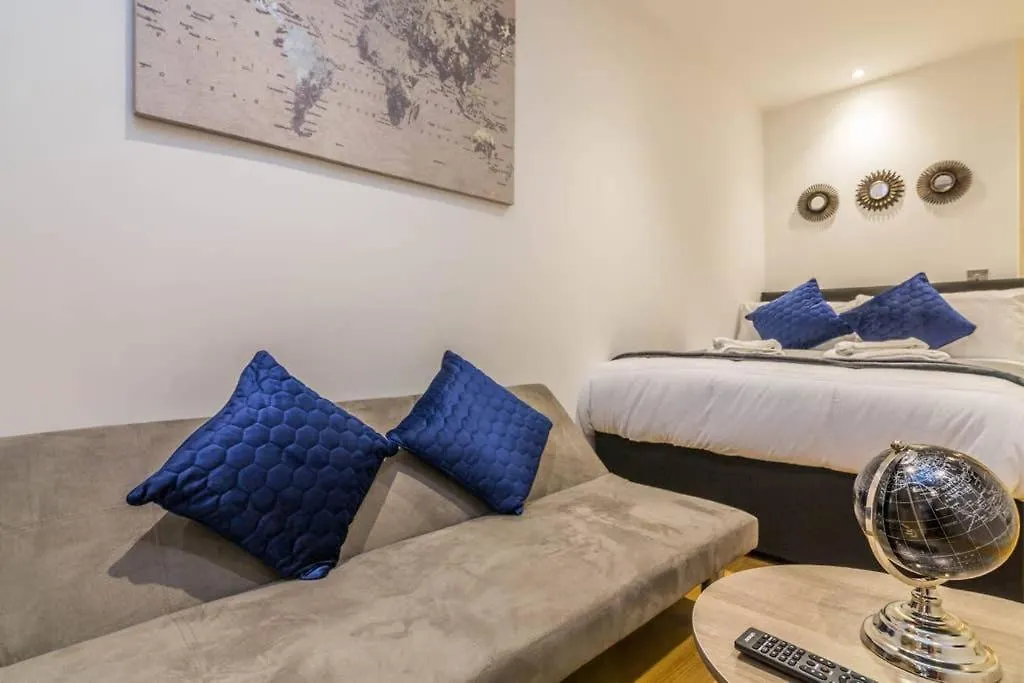 Long Row Apartments In Nottingham City Centre