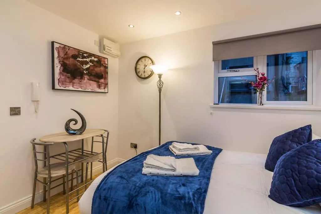 Long Row Apartments In Nottingham City Centre